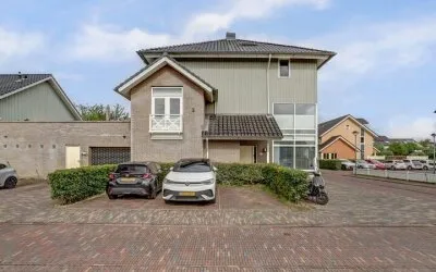 Tussenwoning te koop: Greta Garboborg 15, Sveaborg en Sveadal Schiedam