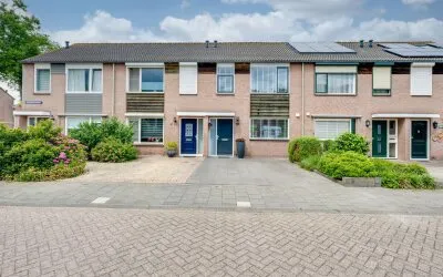Tussenwoning te koop: Grevenbichtstraat 111, Huibeven West Tilburg