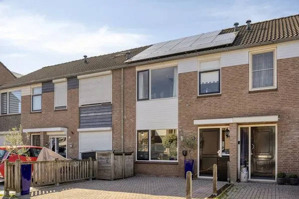 Tussenwoning te koop: Grevenbichtstraat 93, Huibeven West Tilburg