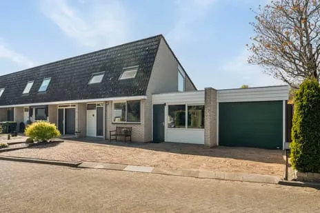 Hoekwoning te koop: Griegstraat 17, Zuid-Beijerland Buitengebied Zuid-Beijerland