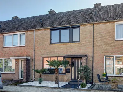 Tussenwoning te koop: Griendstraat 12, Strijen Buitengebied Mookhoek