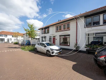 Tussenwoning te koop: Grijpensteinstraat 56, Emmalaan Alphen Aan Den Rijn