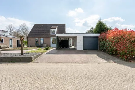 Twee-onder-één-kap te koop: Grijze Kraai 26, Rietlanden Emmen