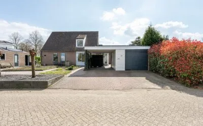 Twee-onder-één-kap te koop: Grijze Kraai 26, Rietlanden Emmen