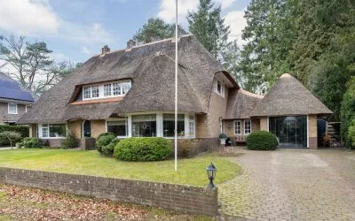 Twee-onder-één-kap te koop: Grindberglaan 2, Berg en Bos Apeldoorn
