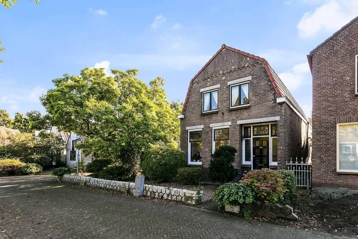 Vrijstaande woning te koop: Grintweg 34, Moerdijk