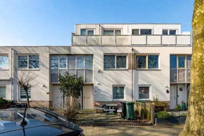 Tussenwoning te koop: Groen-blauwlaan 157, Rokkeveen-Oost Zoetermeer