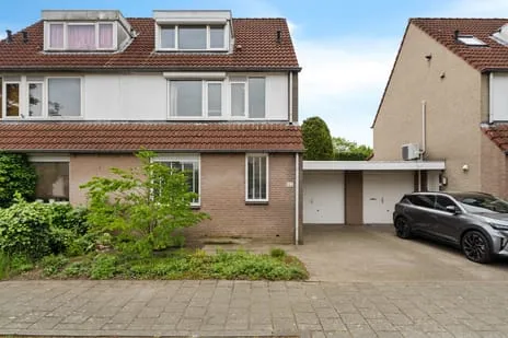 Tussenwoning te koop: Groen van Prinstererlaan 122, De Staatsliedenbuurt 'S-Hertogenbosch