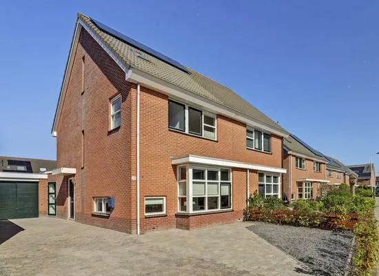 Twee-onder-één-kap te koop: Groen van Prinstererstraat 20, Oosterpark Harlingen