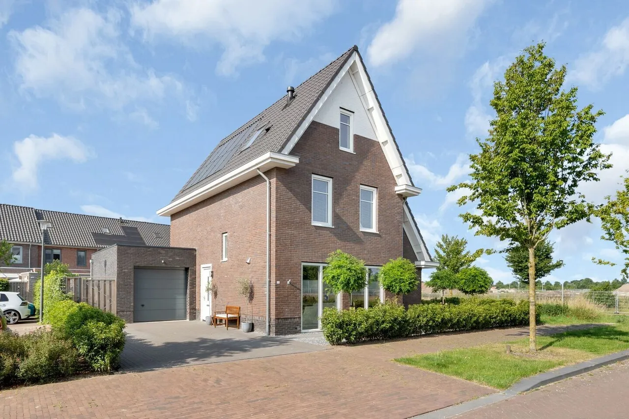 Vrijstaande woning te koop: Groenallee 12, Nijkerk