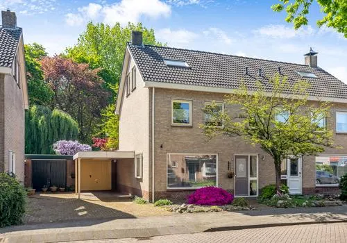 Twee-onder-één-kap te koop: Groene Woud 6, Oudenbosch-Centrum Oudenbosch