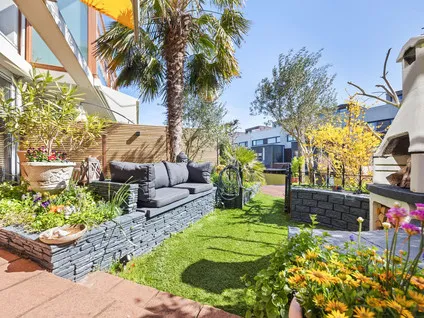 Hoekwoning te koop: Groenland 1, Lage Veld 'S-Gravenhage