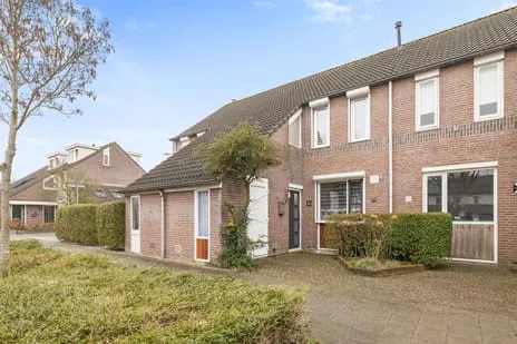 Tussenwoning te koop: Groenlostraat 12, Huibeven West Tilburg