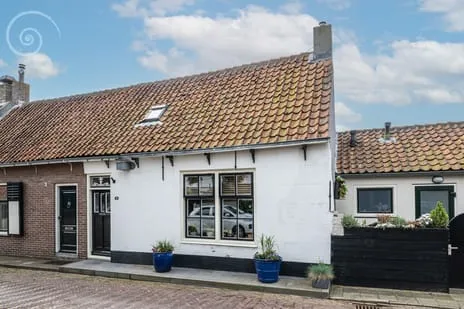 Hoekwoning te koop: Groenmarkt 3, Goedereede woonkern Goedereede