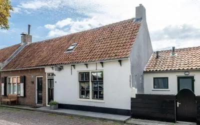 Hoekwoning te koop: Groenmarkt 3, Goedereede woonkern Goedereede