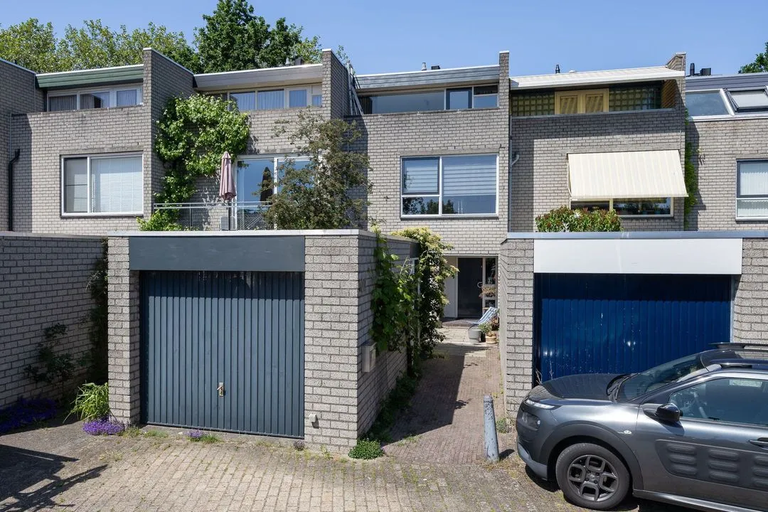 Tussenwoning te koop: Groenoord 102, Alphen Aan Den Rijn