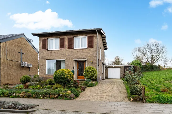 Vrijstaande woning te koop: Groenstraat 92, Groenstraat Landgraaf
