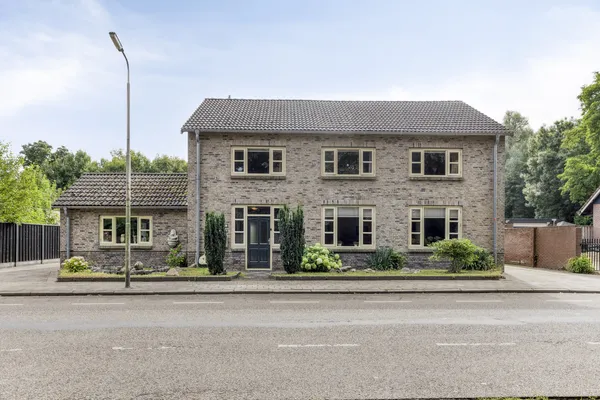 Huurwoning: Gronausestraat 473 in Glane - €6.750 per maand - 362m²