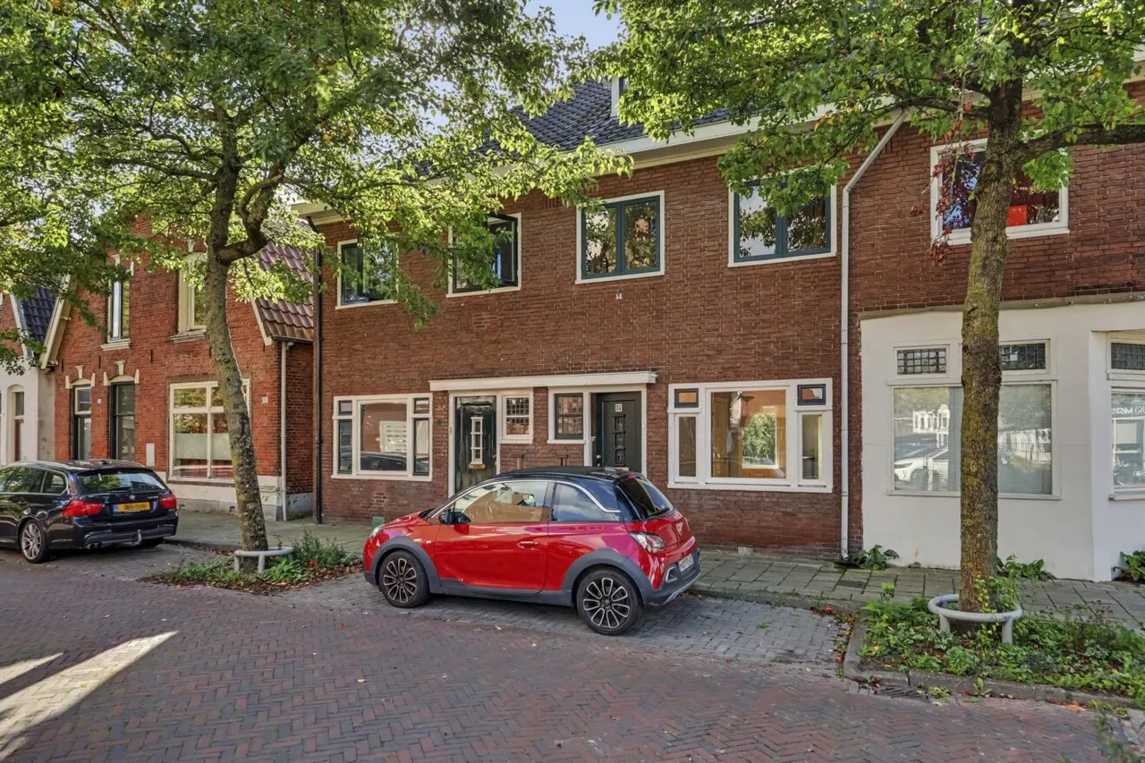 Tussenwoning te koop: Gronausevoetpad 114, Enschede