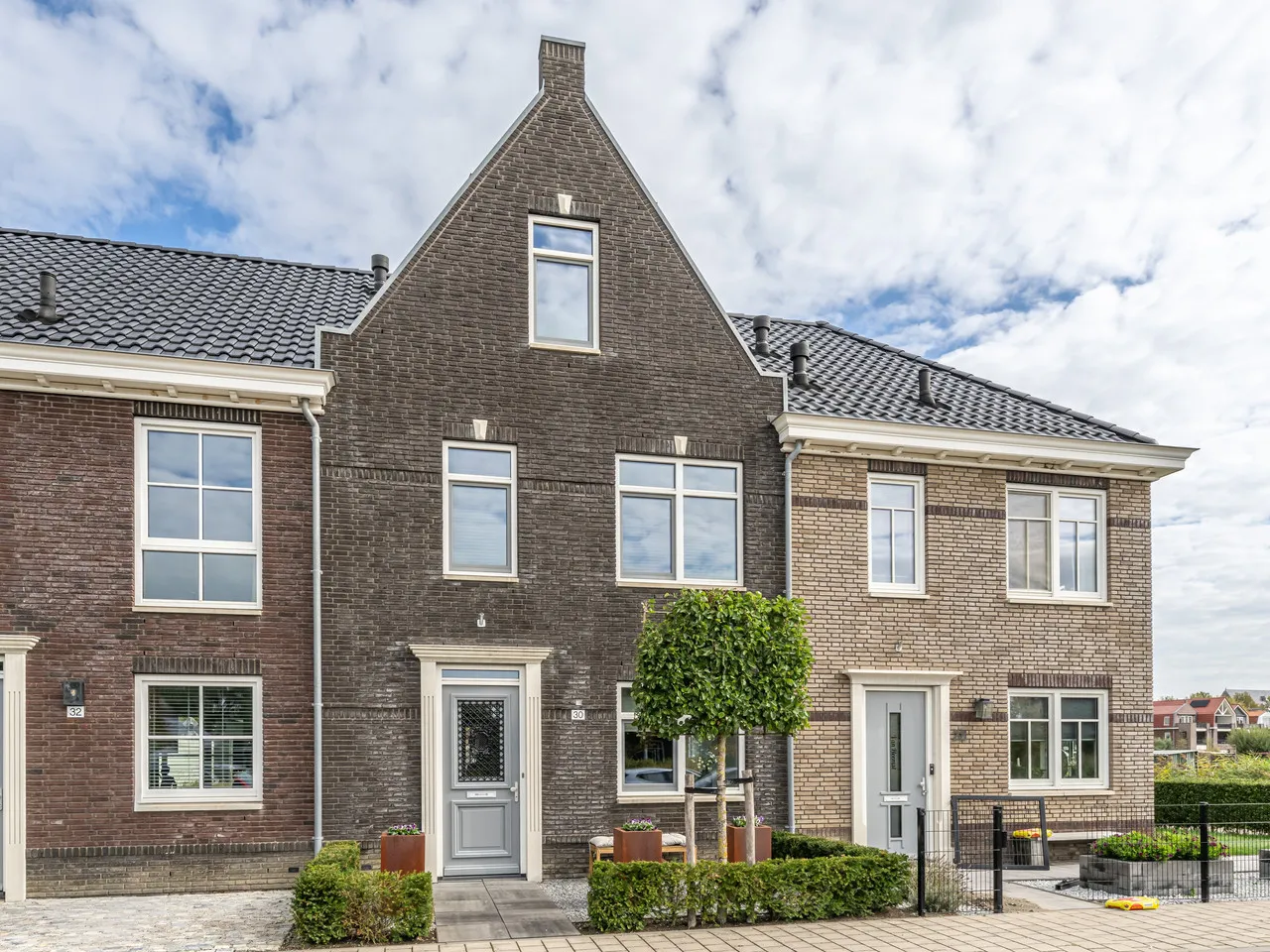 Tussenwoning te koop: Grondzeilerstraat 30, Oude-Tonge