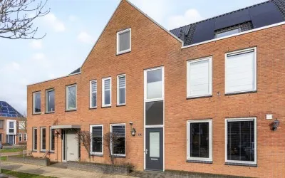 Tussenwoning te koop: Groninger Meeuwlaan 65, Veller Barneveld