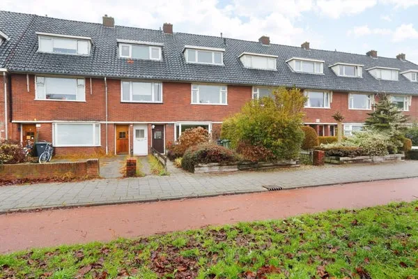 Appartement te huur: Groningerstraatweg 147, Bloemenbuurt Leeuwarden