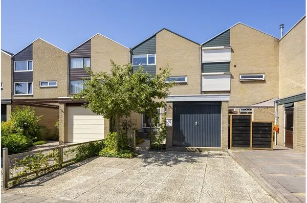 Tussenwoning te koop: Groot Veldsweer 81, Wielwijk-zuid Hardinxveld-Giessendam