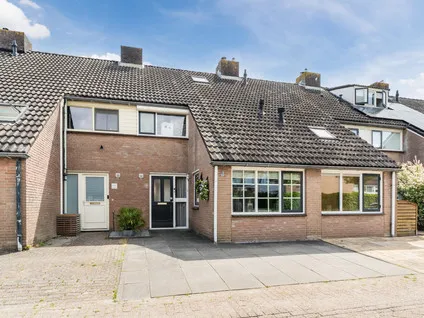 Tussenwoning te koop: Groot-Zuideveld 15, Dussen Dussen