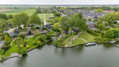 Tussenwoning te koop: Grote Riethure 2, Westmaas Woonkern Westmaas