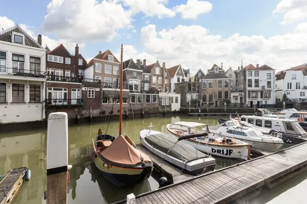 Tussenwoning te koop: Grote Appelsteiger 2, Dordrecht