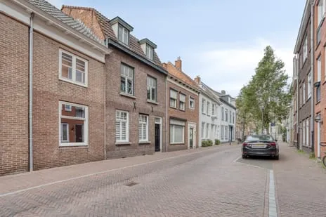 Tussenwoning te koop: Grote Bagijnestraat 26, Binnenstad Hulst