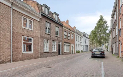 Tussenwoning te koop: Grote Bagijnestraat 26, Binnenstad Hulst