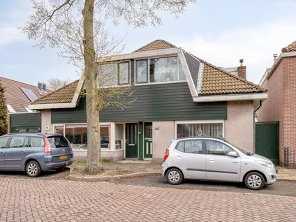 Twee-onder-één-kap te koop: Grote Houtweg 149, De Naald Beverwijk