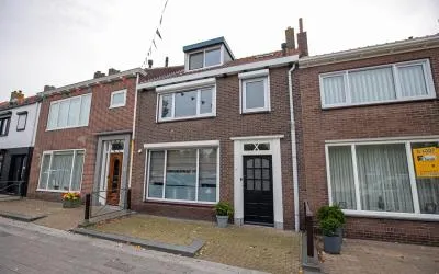 Tussenwoning te koop: Grote Kade 8, Breskens Breskens