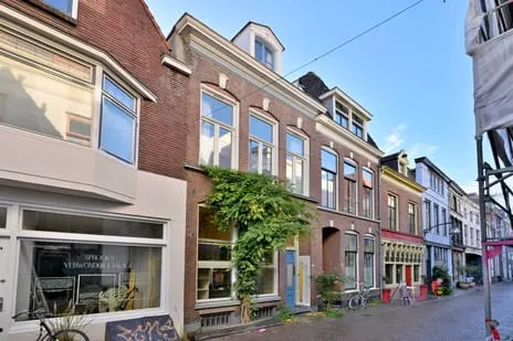 Tussenwoning te koop: Grote Overstraat 22, Centrum Deventer