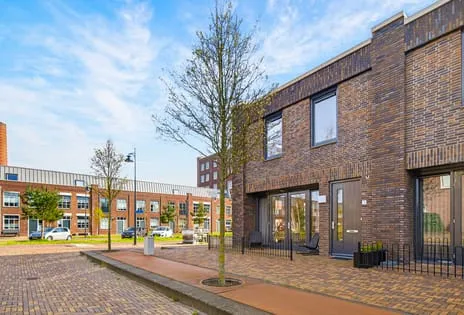 Tussenwoning te koop: Grote Schoorsteenplein 1, Enka Ede