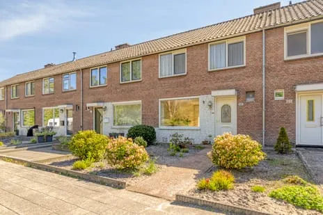 Tussenwoning te koop: Grote Vaartlaan 21, Veendam-Sorghvliet Veendam