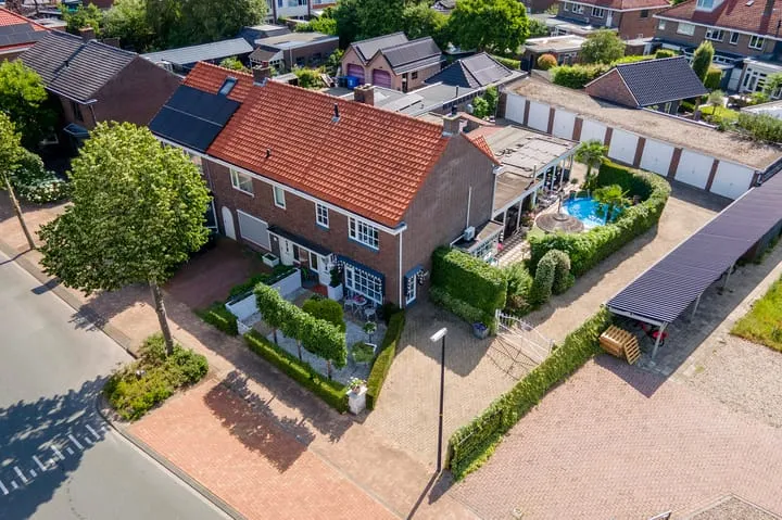 Corner house for sale: Grotebrugse Grintweg 162, Het Ooij Tiel