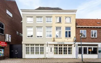 Tussenwoning te koop: Grotestraat 131, Waalwijk