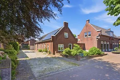 Twee-onder-één-kap te koop: Grotestraat 16, Oploo Oploo