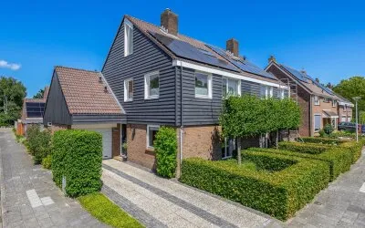 Twee-onder-één-kap te koop: Grutto 12, Sommelsdijk vogelbuurt west Sommelsdijk