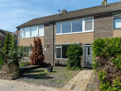 Tussenwoning te koop: Gruttostraat 3, Kollum