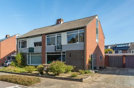 Twee-onder-één-kap te koop: Guido Gezellestraat 9, Schrijvershoek Zevenaar