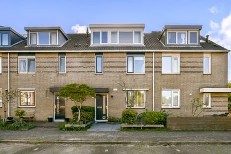 Tussenwoning te koop: Guido van Dethlaan 4, Theaterbuurt Amstelveen