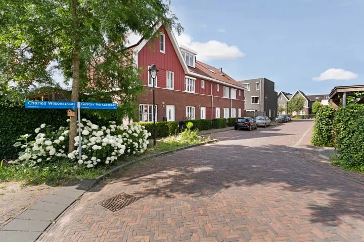 Tussenwoning te koop: Gustav Hertzstraat 34, Nobelhorst West Almere