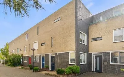 Tussenwoning te koop: Guurtje Riemenshof 13, Dobbewijk-Zuid Leiden