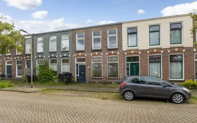 Tussenwoning te koop: Gysbert Japicxstraat 104, Oranjewijk Leeuwarden