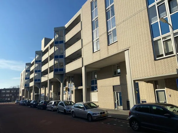 Apartment for rent: H. de Lintweg 17, Centrum-Zuid Spijkenisse