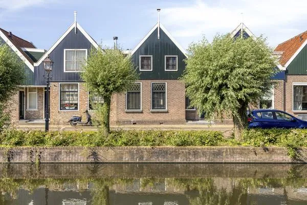 Tussenwoning te koop: H J Calkoengracht 23, Volendam-Oude kom Volendam