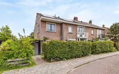 Twee-onder-één-kap te koop: H.J.Hoflandlaan 1, Weesp-Zuid II Weesp